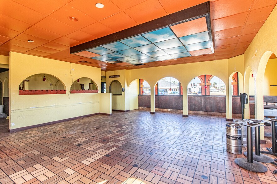 More Photos Of 1301 N 18th St, Monroe Fast Food For Sale