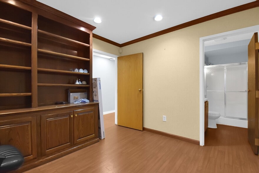 More Photos Of 660 Cooper Rd, Westerville Medical For Sale