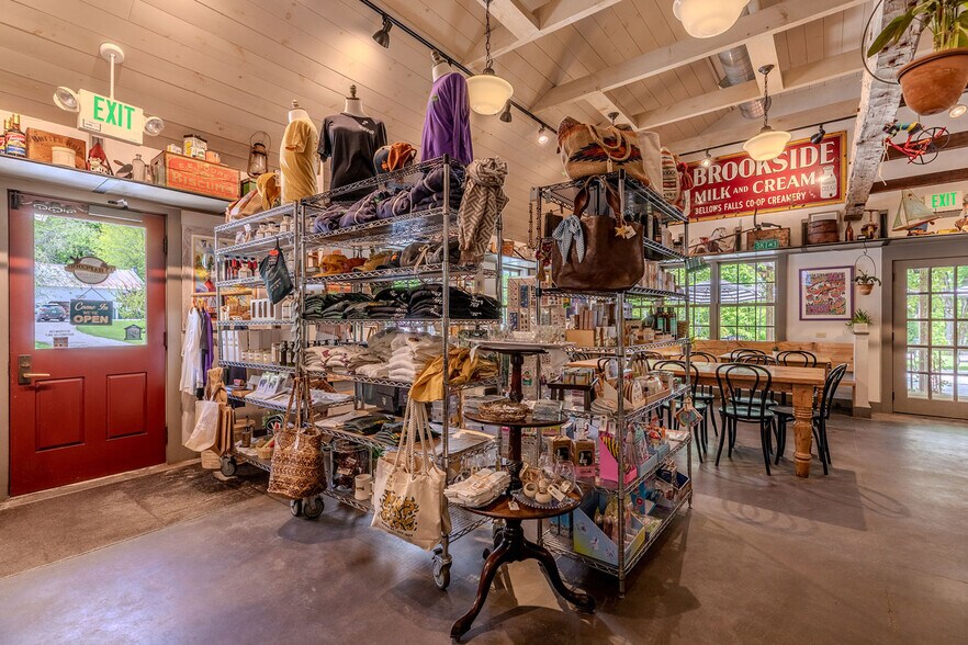 More Photos Of 305 Main St, Peru Restaurant For Sale