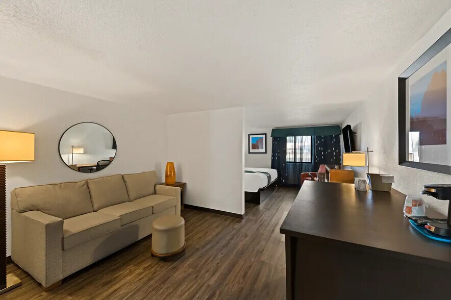 More Photos Of 3537 W Broadway, Council Bluffs Hotel For Sale