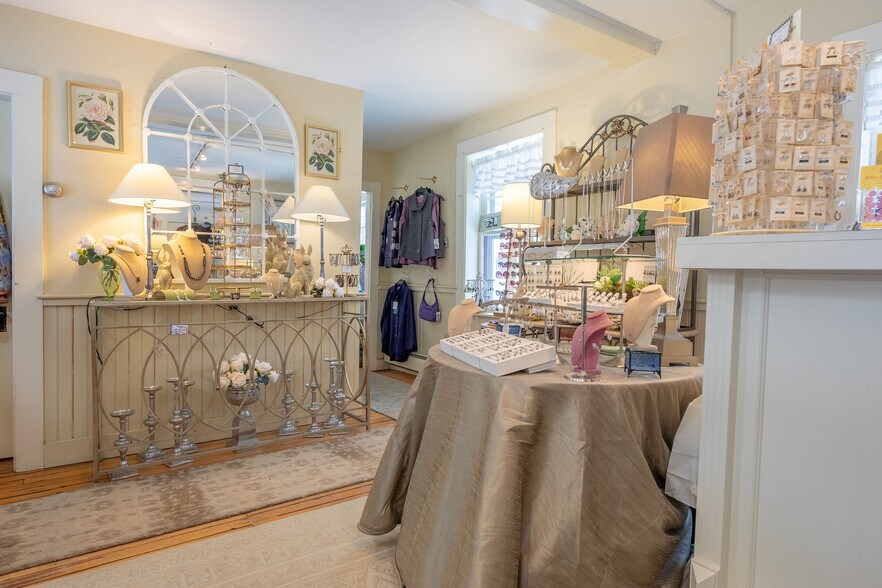 More Photos Of 16 West Main St, Wilmington General Retail For Sale