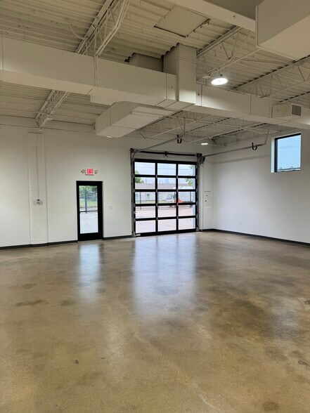 More Photos Of 4746 Memphis St, Dallas Light Distribution For Lease