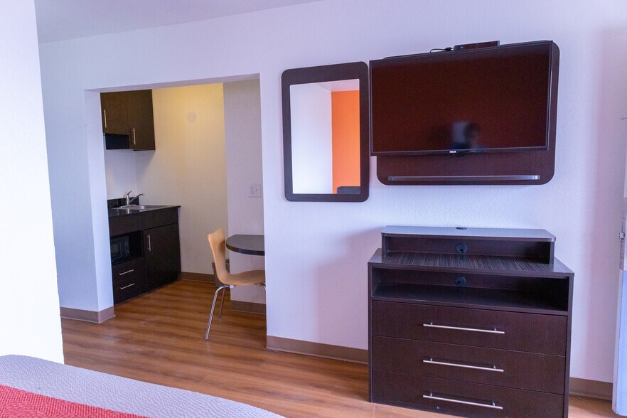 More Photos Of 2420 Commerce Rd, Goodland Hotel For Sale