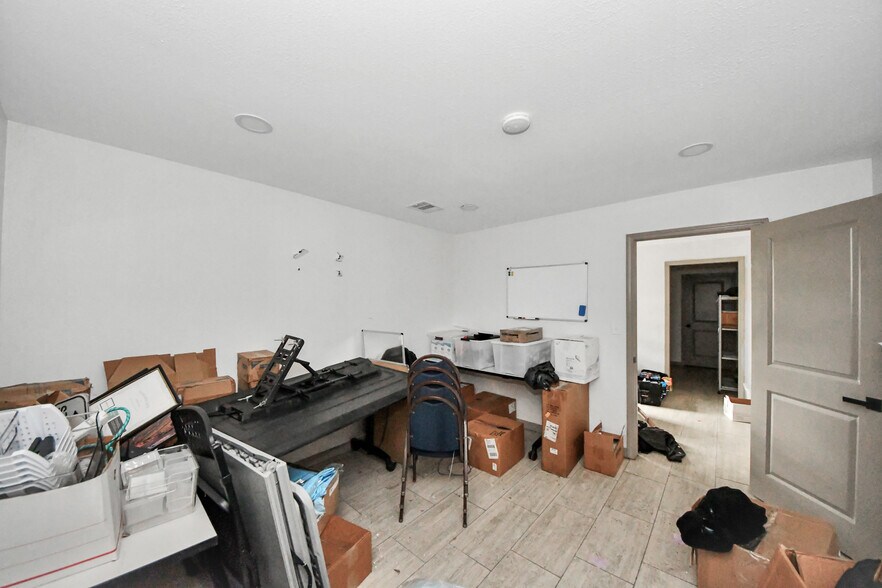 More Photos Of 8603 Shoal Creek Dr, Houston Warehouse For Sale