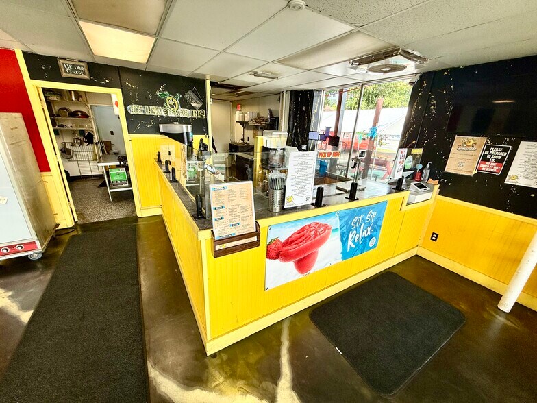 More Photos Of 1314 S Adams St, Tallahassee Convenience Store For Lease