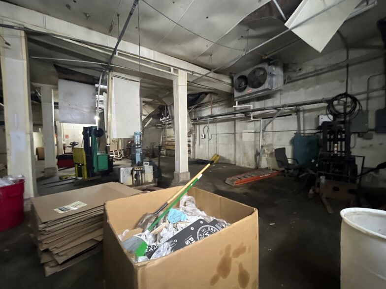 More Photos Of 1300-1344 S Front St, Philadelphia Warehouse For Sale
