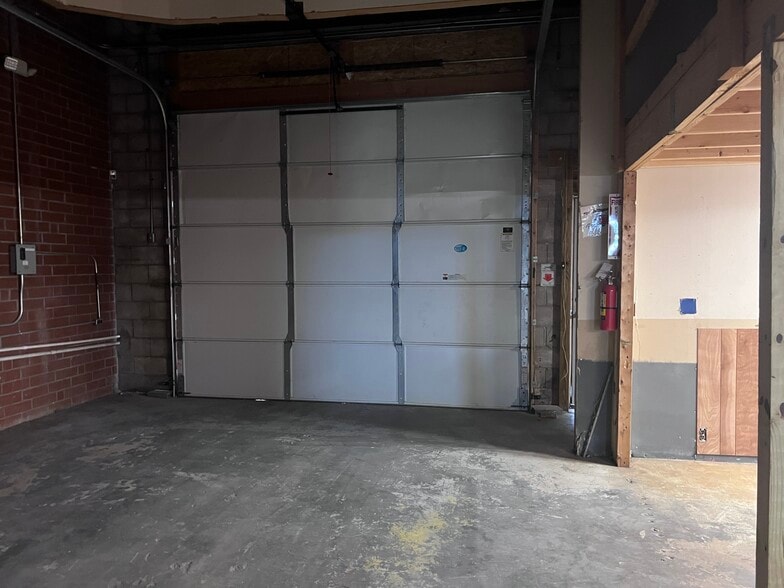 More Photos Of 708 N William St, Goldsboro Light Manufacturing For Lease