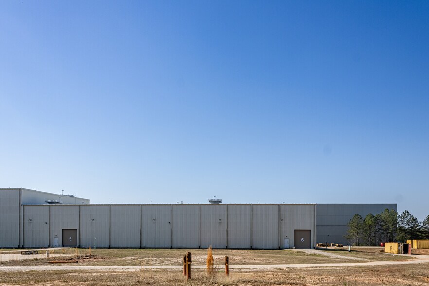 More Photos Of 411 Pegasus Pky, Lagrange Manufacturing For Lease