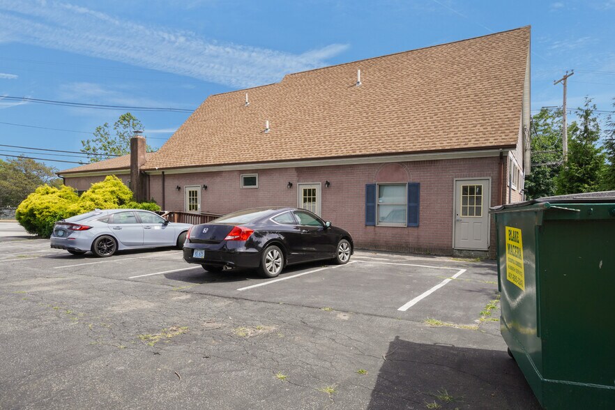 More Photos Of 623 Post Rd, Warwick Office For Sale