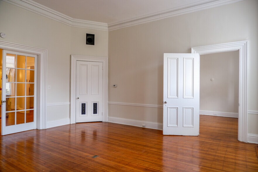 More Photos Of 103 W Monument St, Baltimore Apartments For Sale