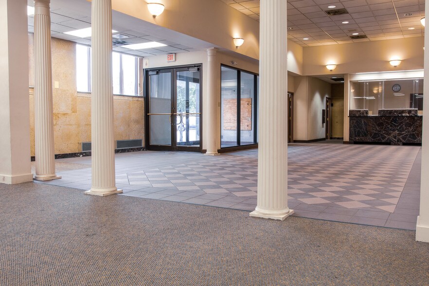 More Photos Of 13650 Michigan Ave, Dearborn Bank For Lease