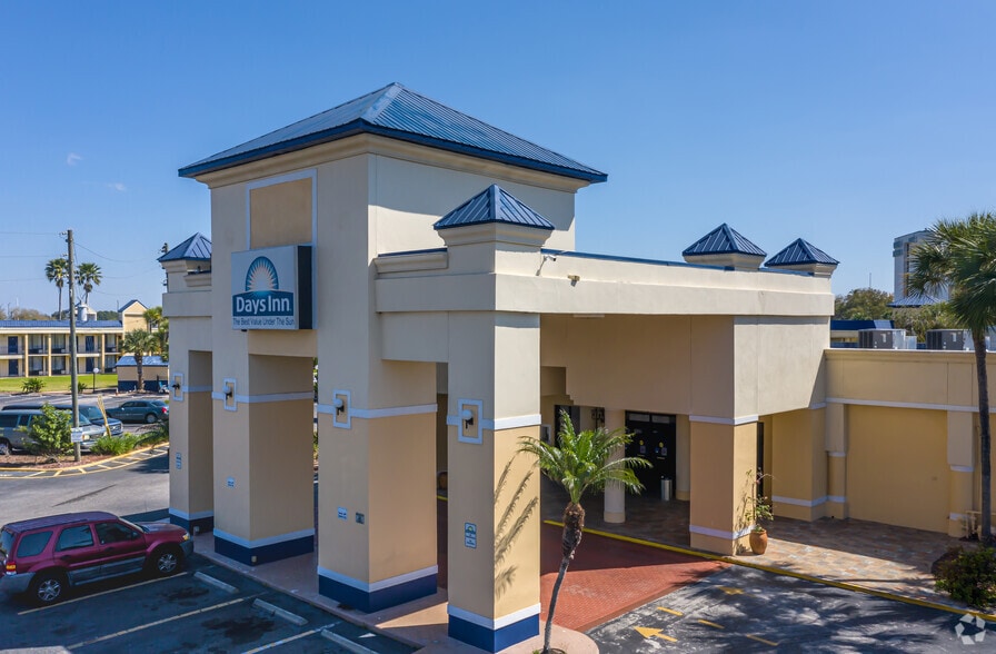 More Photos Of 9301 S Orange Blossom Trl, Orlando Hotel For Sale