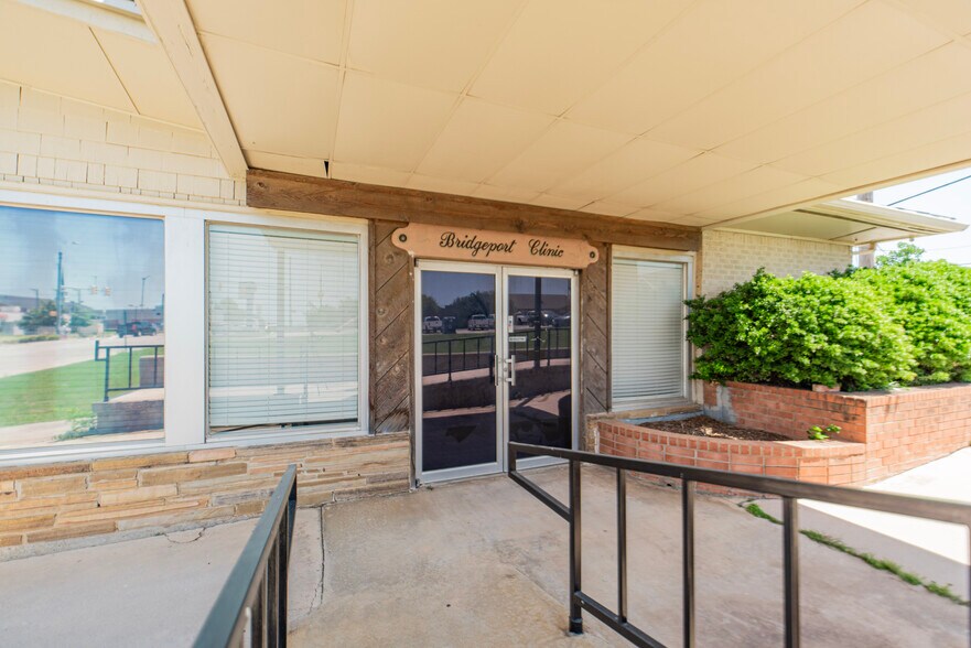 More Photos Of 1306 13th St, Bridgeport Office For Sale