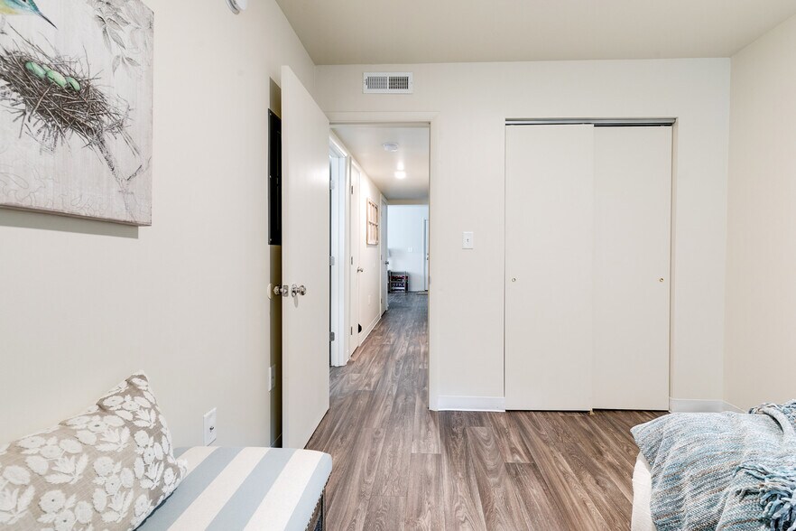 More Photos Of 1121 Stainback St, Petersburg Apartments For Sale