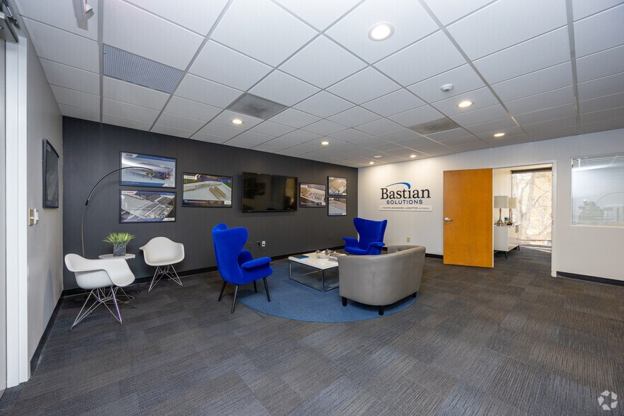 More Photos Of 6075 The Corners Pky, Peachtree Corners Office For Lease