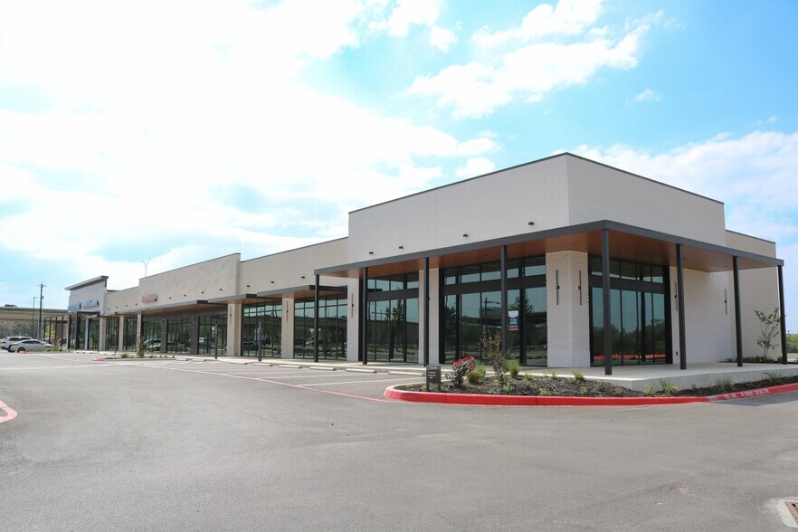 More Photos Of I-10 W & Balcones Creek Dr, Boerne Unknown For Lease