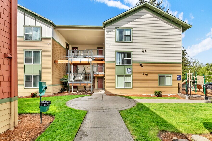 More Photos Of 2441 SE 171st Ave, Portland Apartments For Sale