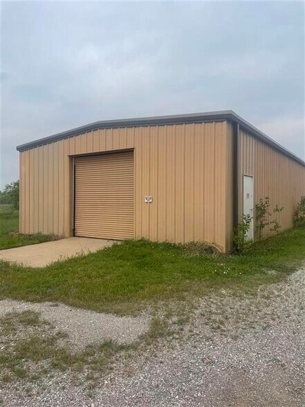More Photos Of 210 SW Texas Ave, Lawton Warehouse For Sale