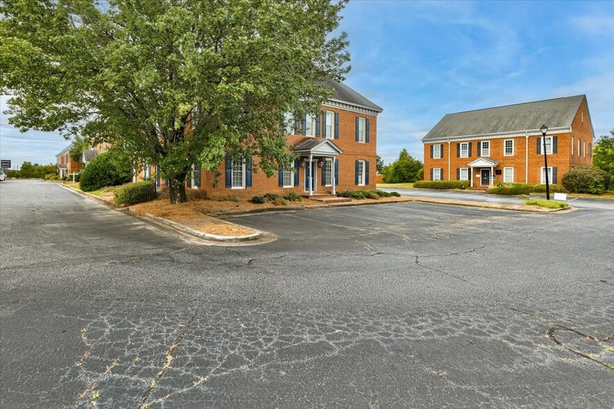 More Photos Of 7175 Jonesboro Rd, Morrow Office For Lease