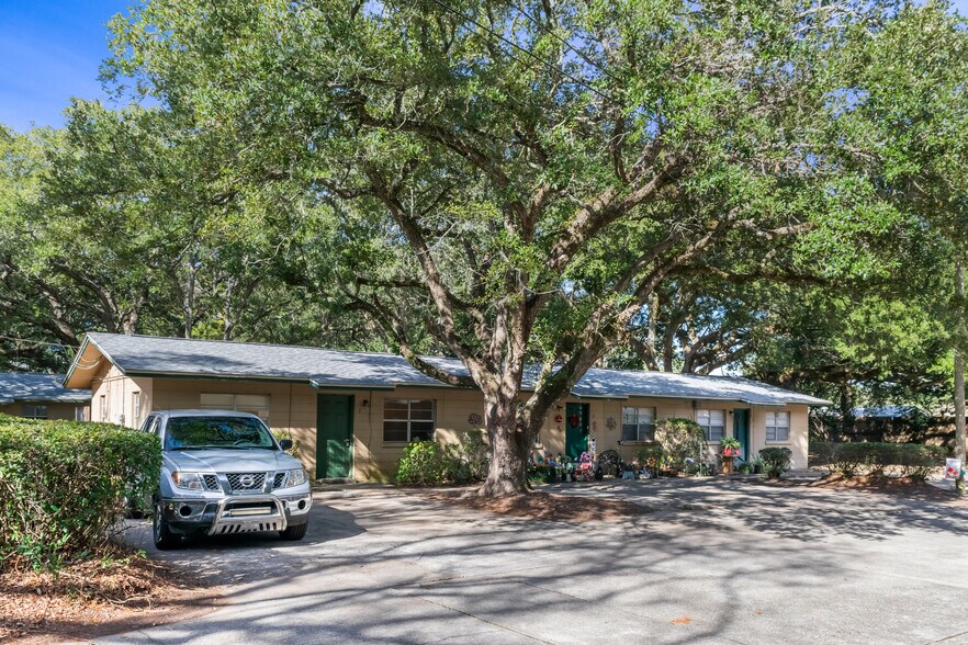 More Photos Of 206-210 Dates Ave, Fort Walton Beach Apartments For Sale