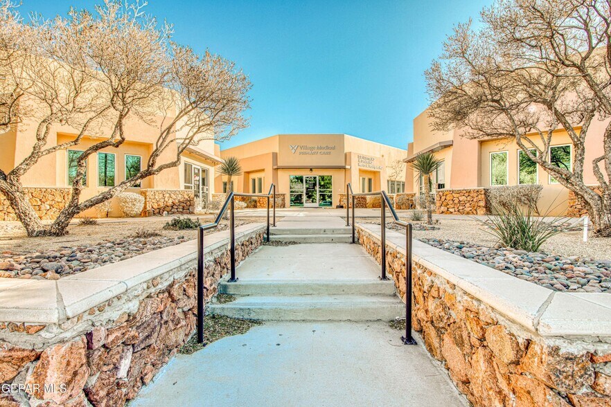 More Photos Of 550 S Mesa Hills Dr, El Paso Medical For Lease