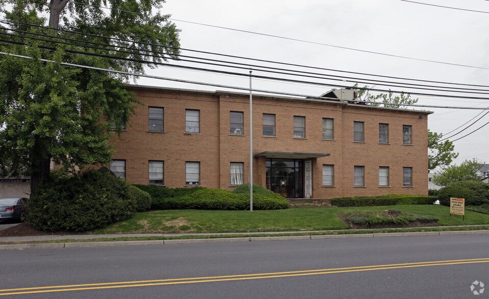 Primary Photo Of 790 Bloomfield Ave, Clifton Office For Lease