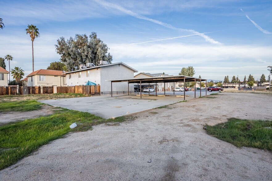 More Photos Of 4023 O St, Bakersfield Apartments For Sale