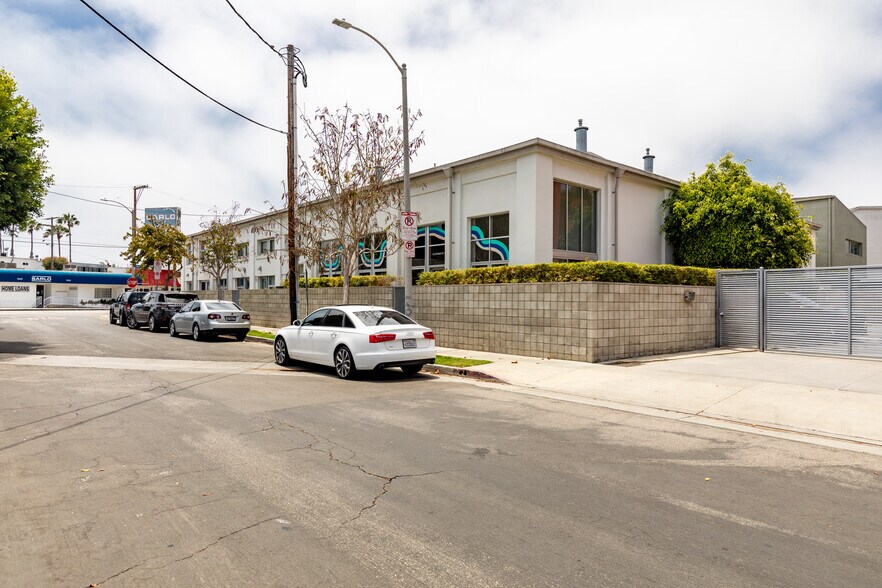 More Photos Of 2100 Abbot Kinney Blvd, Venice Office For Lease