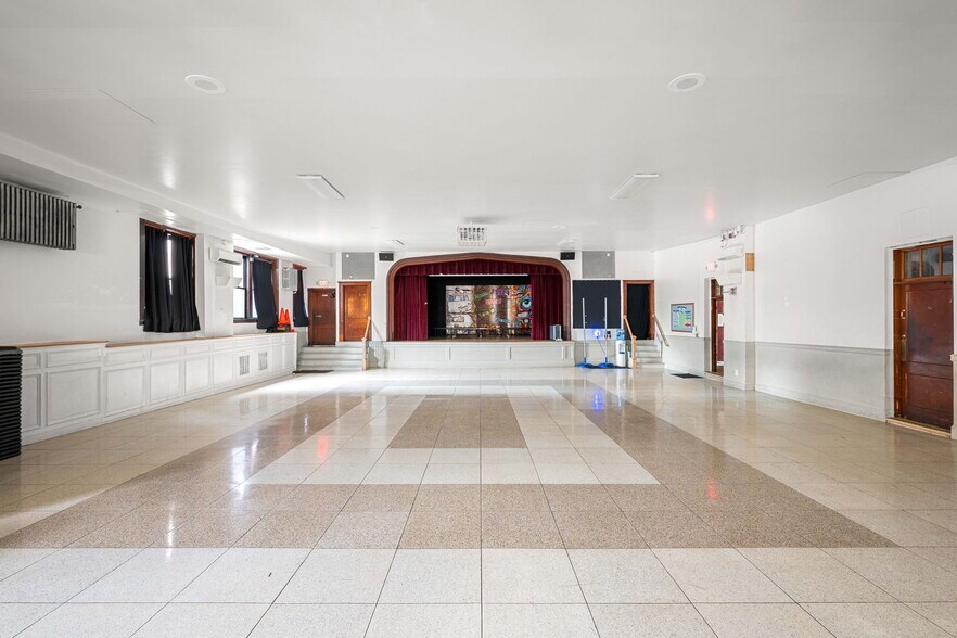 More Photos Of 21 Notre Dame Ave, Cambridge Unknown For Lease