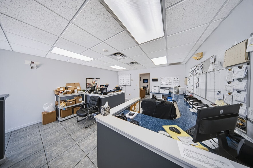More Photos Of 2422 N Military Trl, West Palm Beach Warehouse For Sale