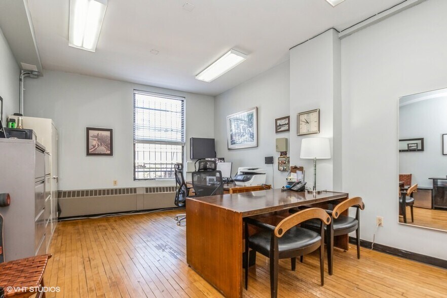 More Photos Of 4554 N Broadway, Chicago Office For Sale