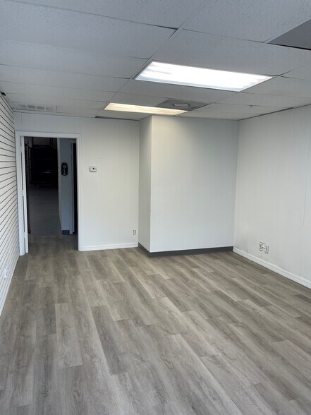 More Photos Of 101 S Congress Ave, Delray Beach Showroom For Lease