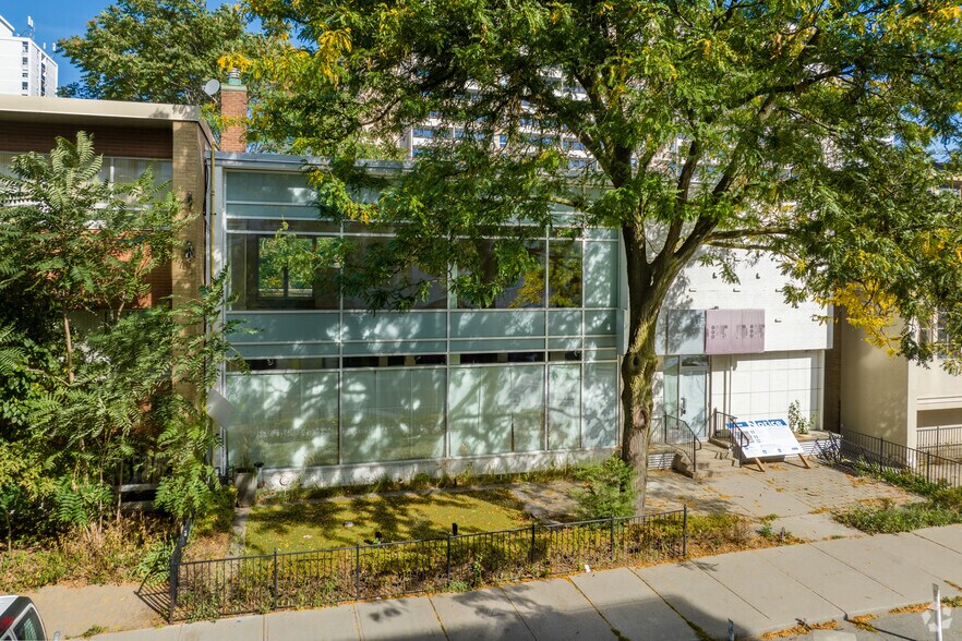 Primary Photo Of 218 Merton St, Toronto Storefront For Lease