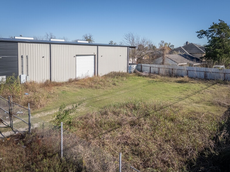 More Photos Of 7904 Irvington Blvd, Houston Warehouse For Sale