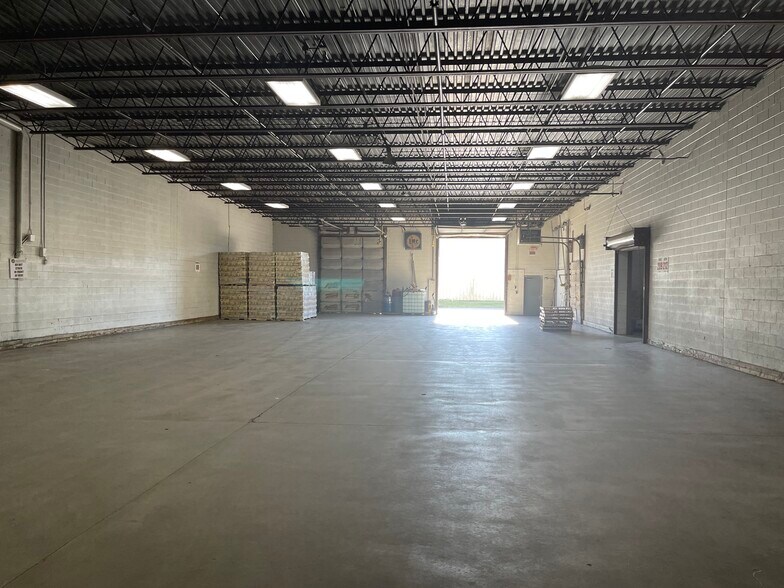 More Photos Of 2325 Sybrant Rd, Traverse City Warehouse For Lease