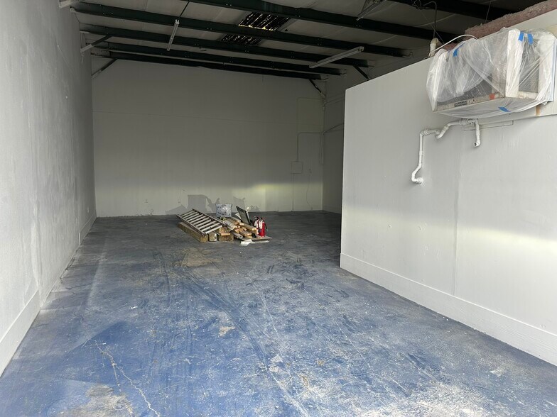 More Photos Of 11616 Industriplex Blvd, Baton Rouge Warehouse For Lease