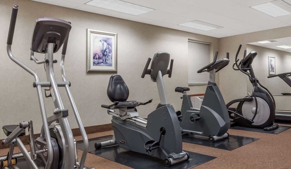 More Photos Of 1101 N Green River Rd, Evansville Hotel For Sale