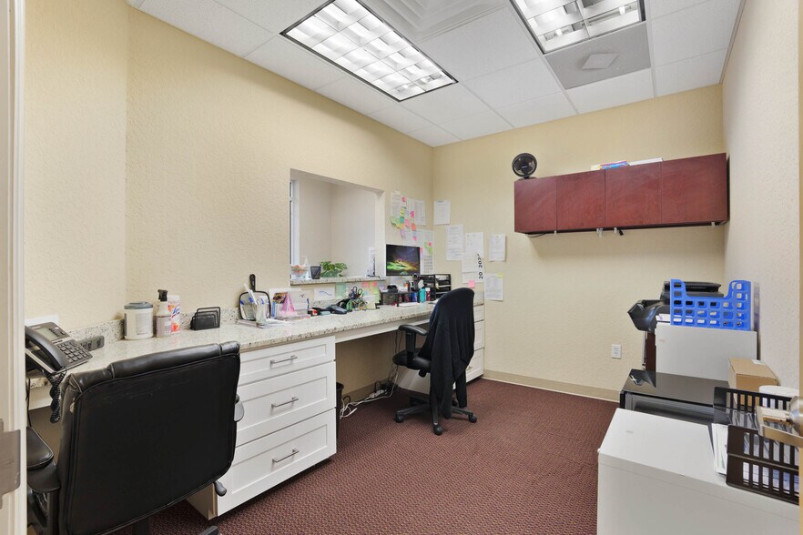 More Photos Of 844 N Stone St, Deland Medical For Sale