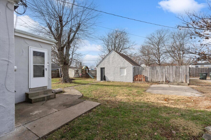 More Photos Of 1271 Harker St, Dayton Auto Repair For Sale