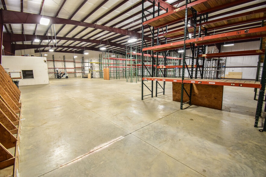 More Photos Of 1209 James I Harrison Jr Pky E, Tuscaloosa Warehouse For Sale