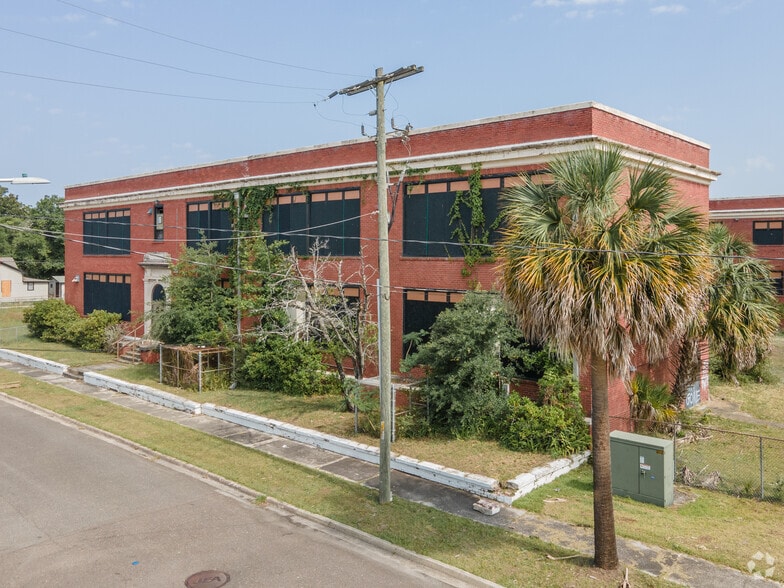 Primary Photo Of 1221 E 16th St, Jacksonville Schools For Sale