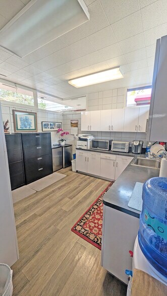More Photos Of 101 W Arrellaga St, Santa Barbara Medical For Sale