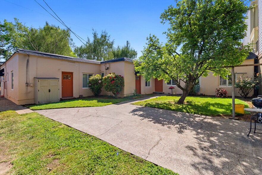 More Photos Of 1659-1665 SE Rex St, Portland Multifamily For Sale