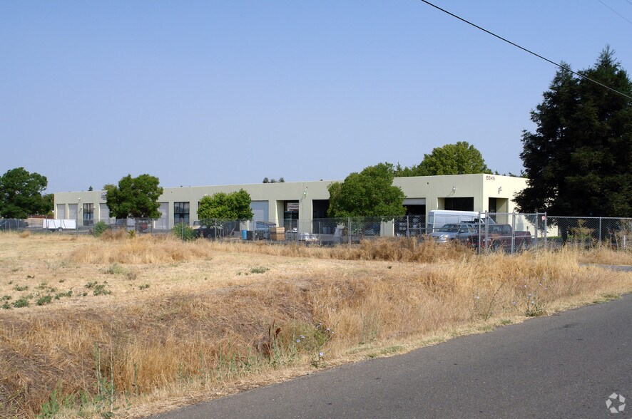 More Photos Of 6845 34th St, North Highlands Manufacturing For Lease