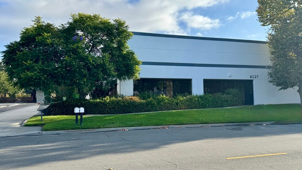 Primary Photo Of 4117-4127 Calle Tesoro, Camarillo Manufacturing For Lease