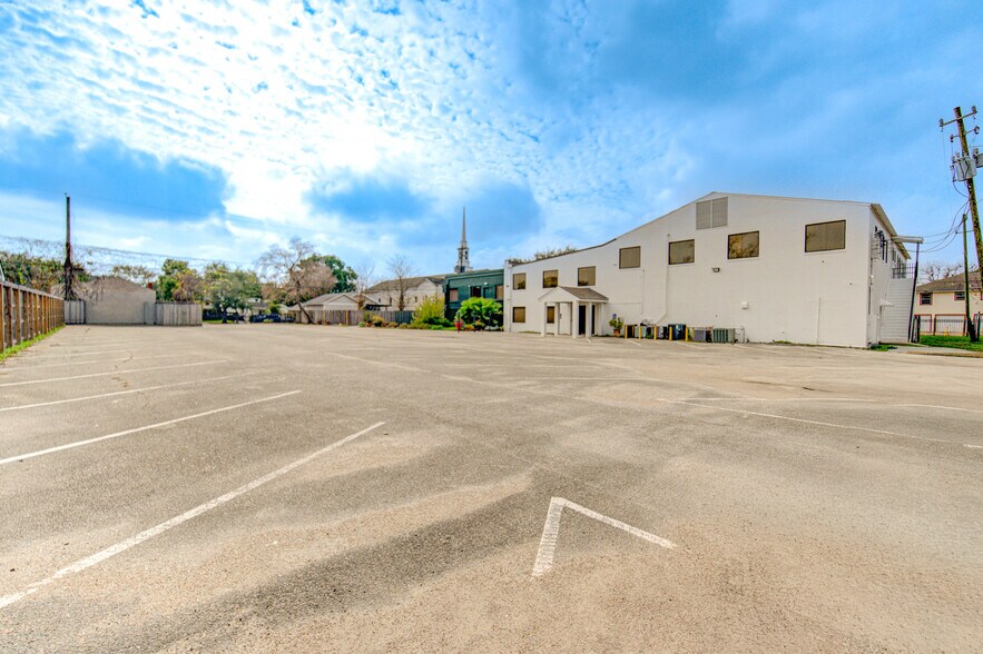 More Photos Of 3600 Michaux St, Houston Lodge Meeting Hall For Sale