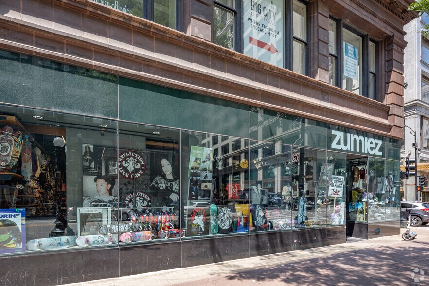 More Photos Of 2 S State St, Chicago Dormitory For Lease