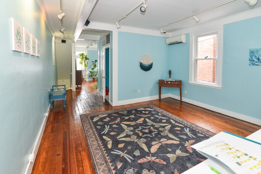 More Photos Of 3545 Chestnut Ave, Baltimore Office For Sale