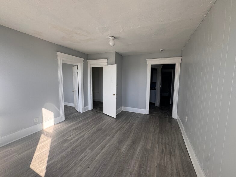 More Photos Of 48-50 Mitchell Ave, Waterbury Apartments For Sale