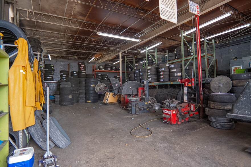 More Photos Of 5201 NW 36th Ave, Miami Light Manufacturing For Sale